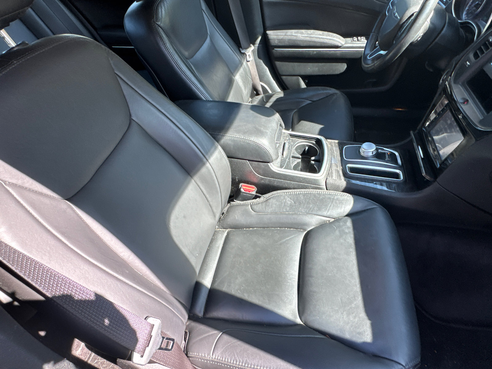 Used 2018 Chrysler 300 Touring L image 15