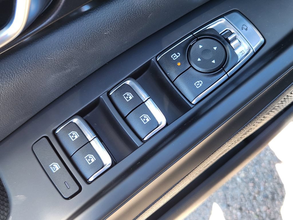 New 2026 Kia Carnival SX w/ SX Dark Edition Package FWD image 6