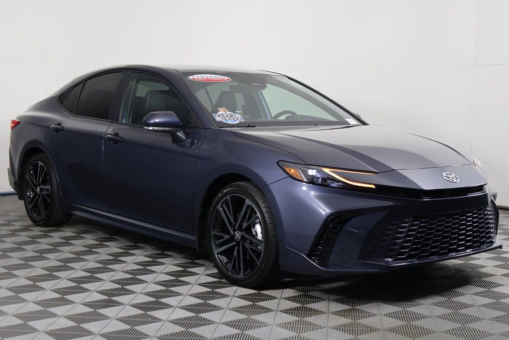 Used 2026 Toyota Camry XSE FWD image 3