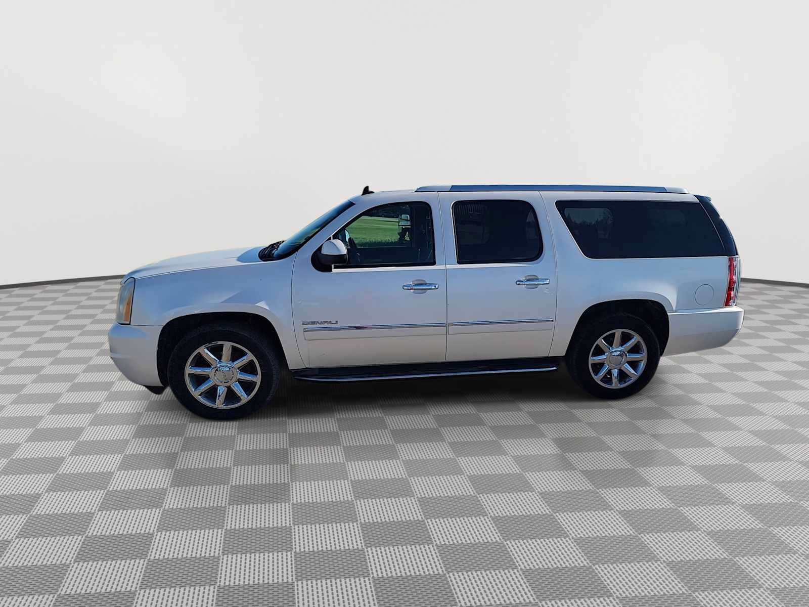 Used 2012 GMC Yukon XL Denali AWD/4WD image 4
