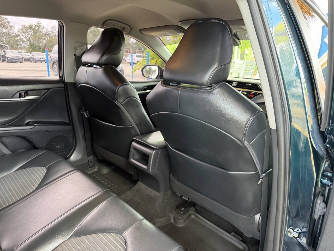 Used 2020 Toyota Camry SE FWD image 19