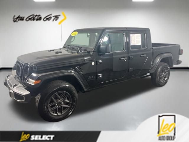Used 2021 Jeep Gladiator Sport image 1