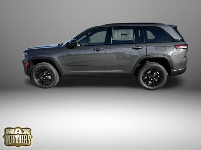 New 2025 Jeep Grand Cherokee Altitude image 3