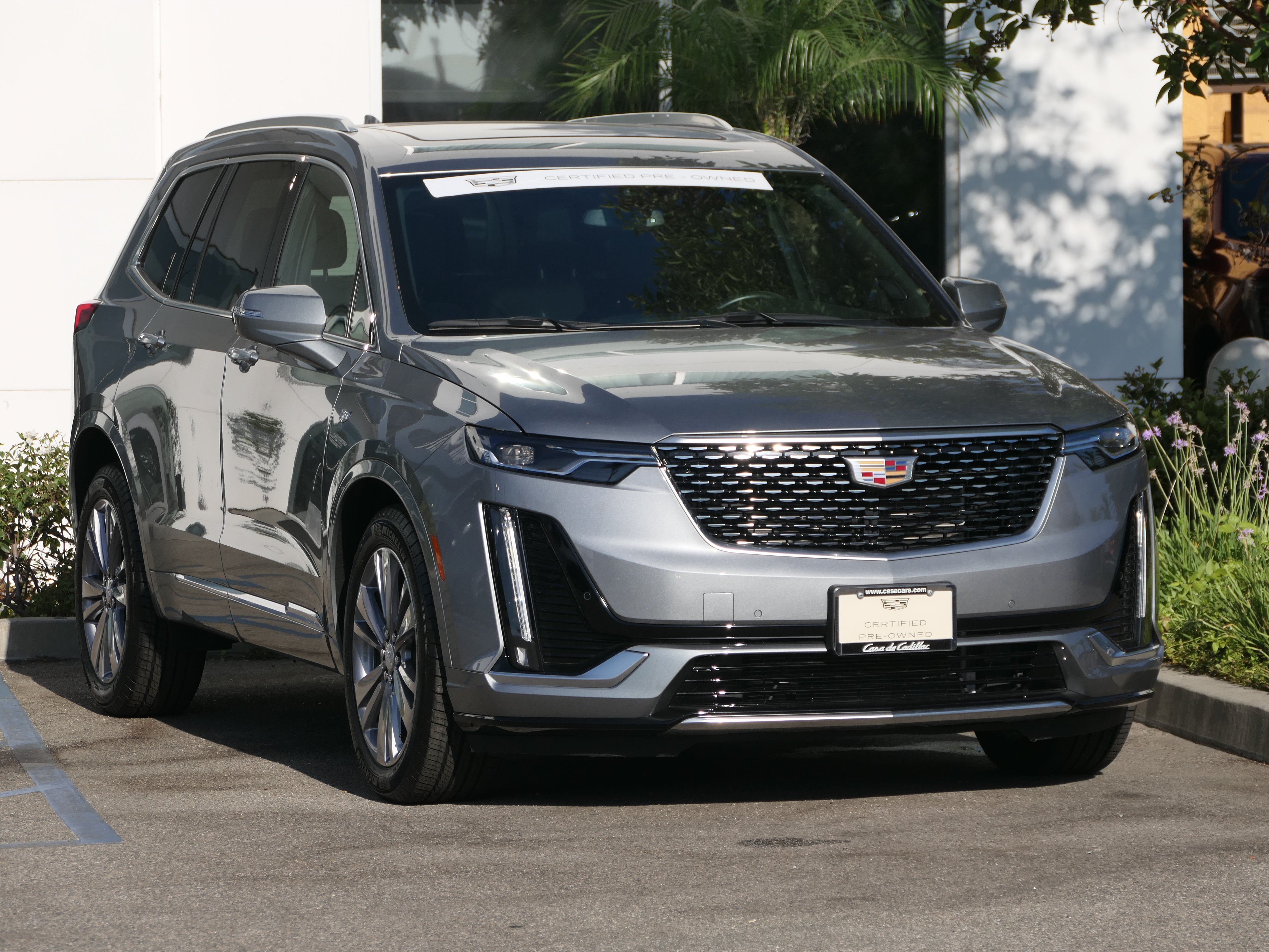 Certified 2025 Cadillac XT6 Premium Luxury FWD image 8