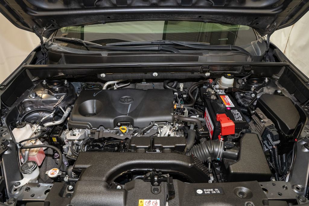 Used 2019 Toyota RAV4 LE image 17