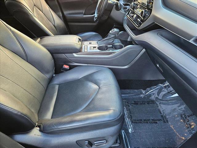 Used 2021 Toyota Highlander Limited image 20