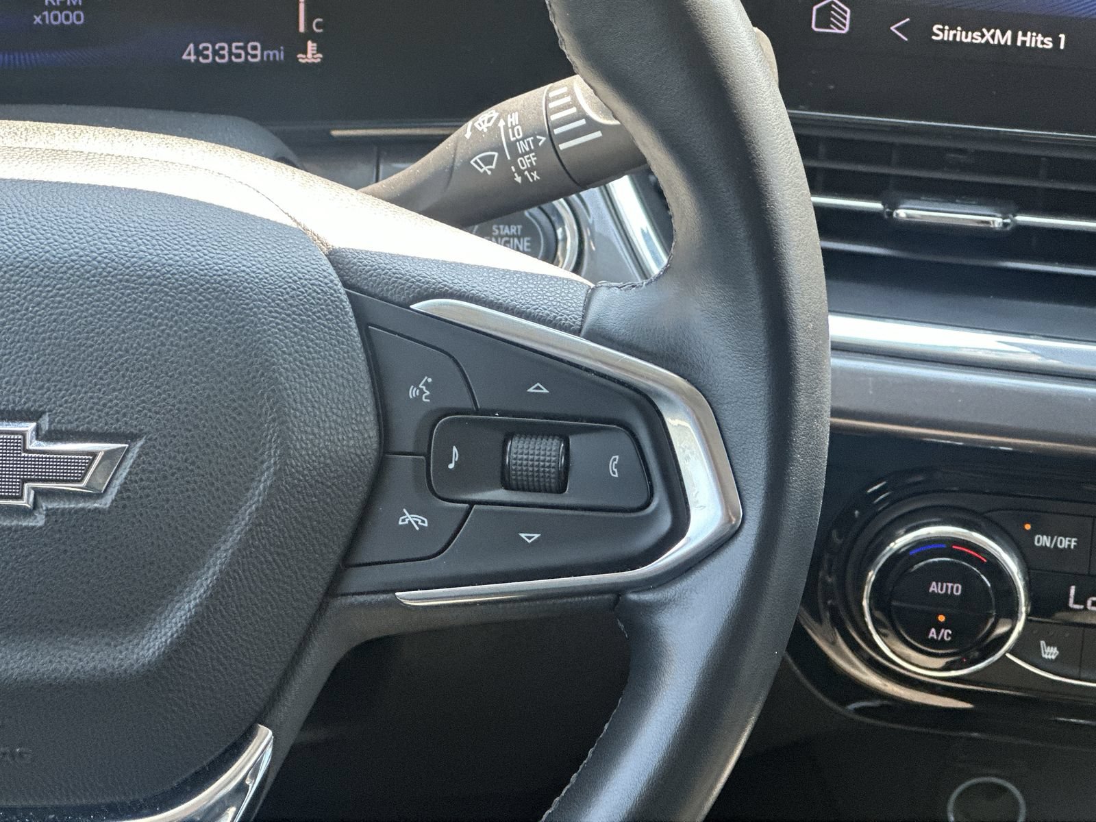 Used 2024 Chevrolet Trax ACTIV FWD image 21