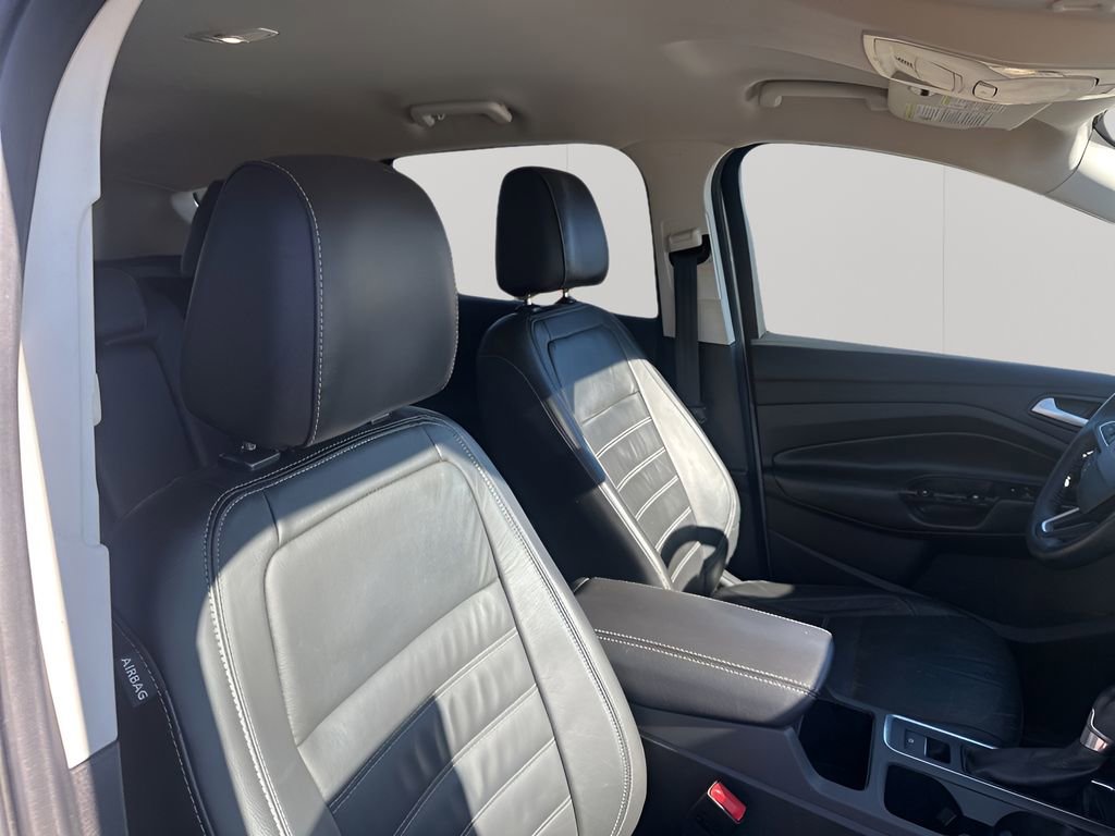 Used 2017 Ford Escape Titanium image 14