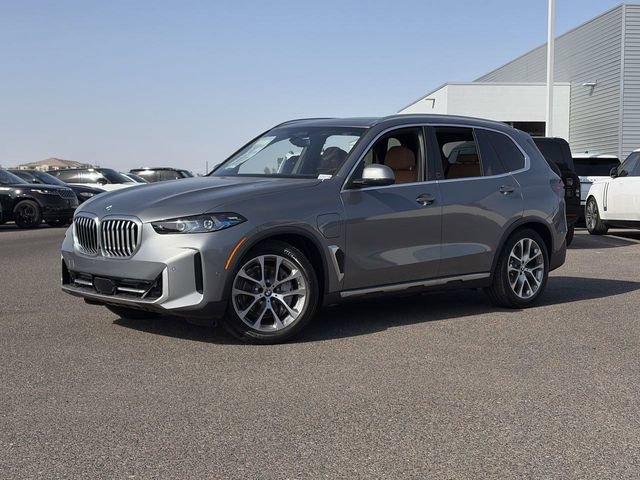 Used 2026 BMW X5 xDrive50e AWD/4WD image 2