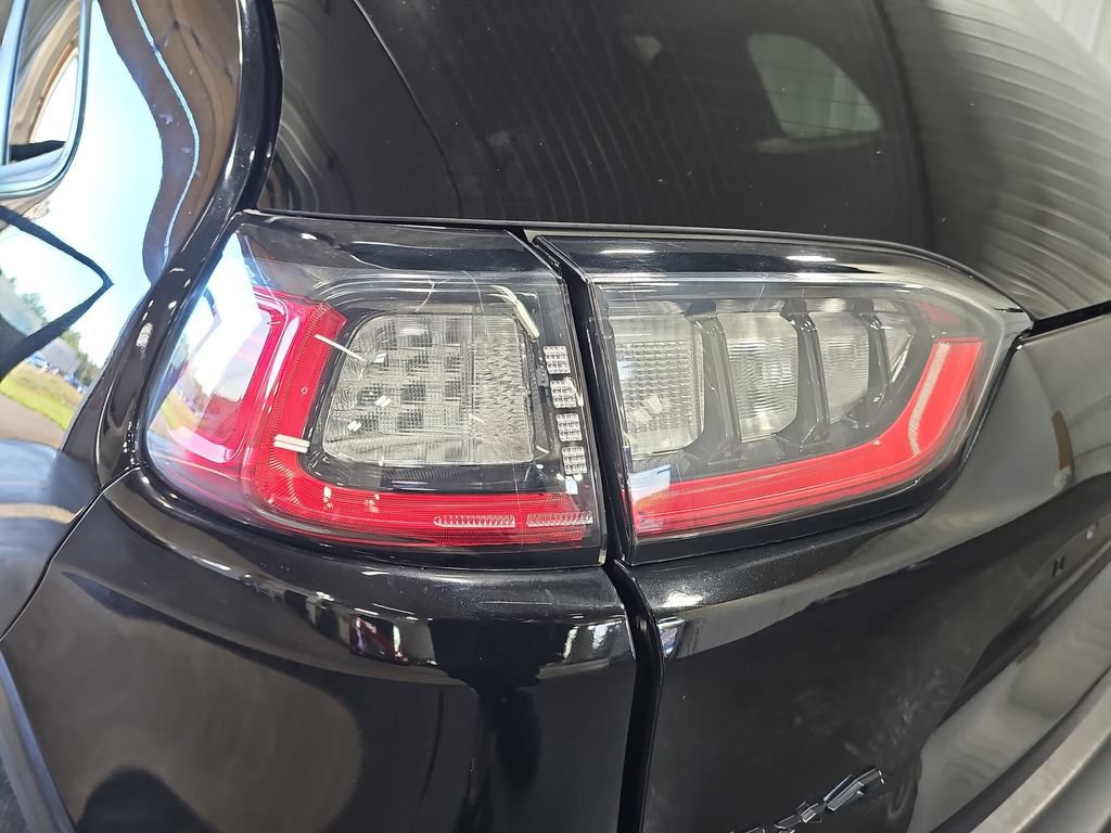 Used 2023 Jeep Cherokee Altitude Lux AWD/4WD image 34
