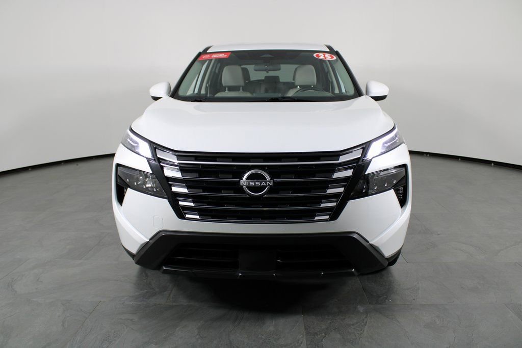 Certified 2025 Nissan Rogue SV image 10