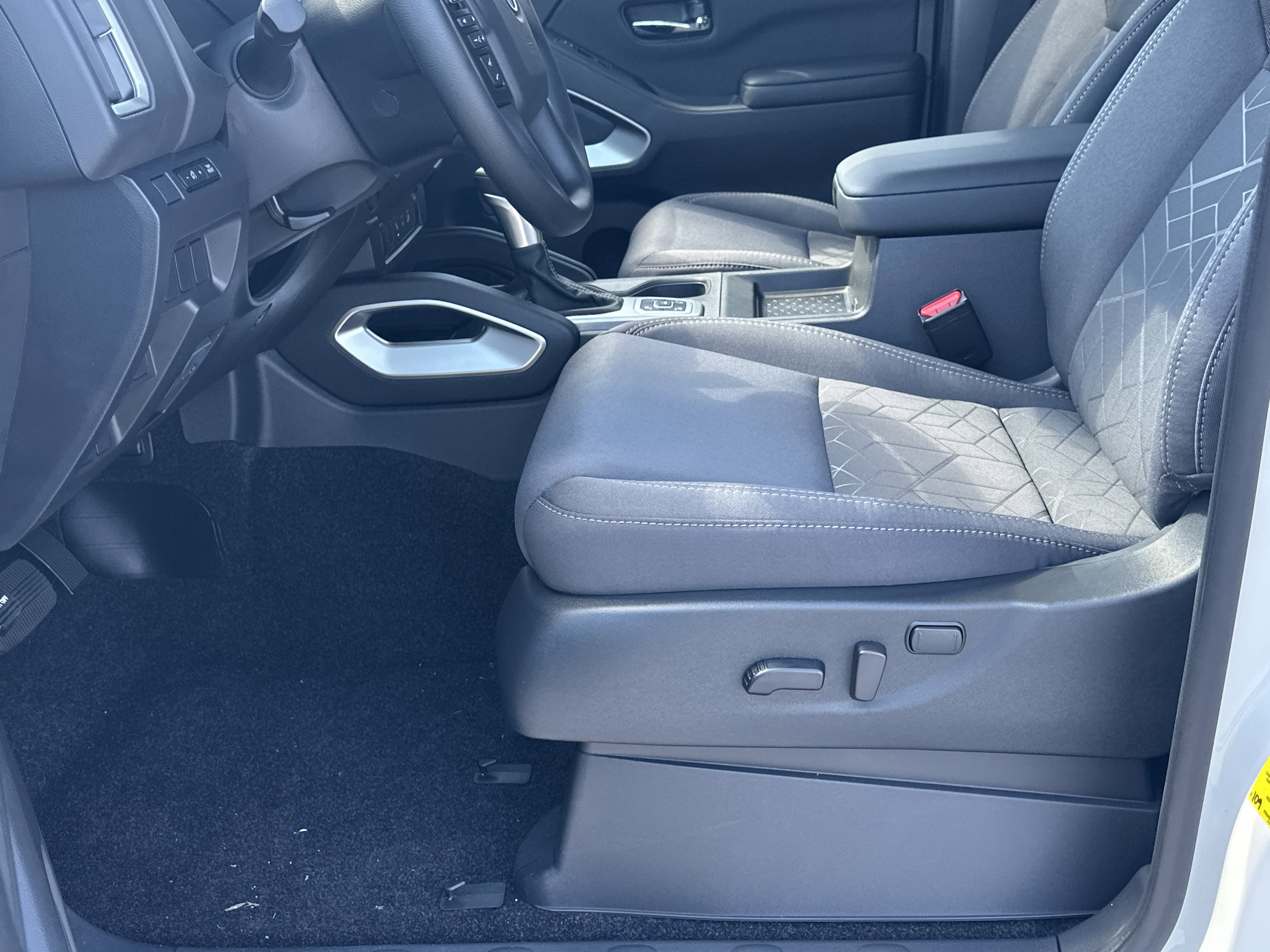 New 2026 Nissan Frontier SV w/ Tow Package image 9