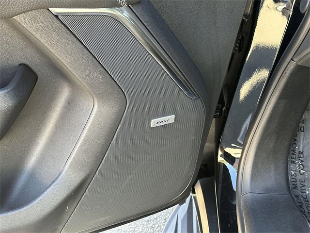 Used 2025 GMC Yukon XL Denali image 23