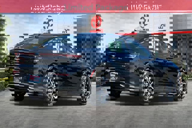 Used 2024 Toyota Crown Limited image 4