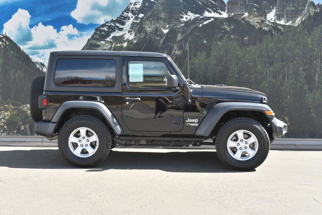 Used 2019 Jeep Wrangler Sport image 2