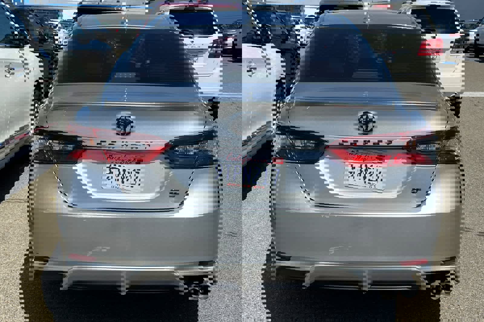 Used 2021 Toyota Camry SE w/ Convenience Package image 5