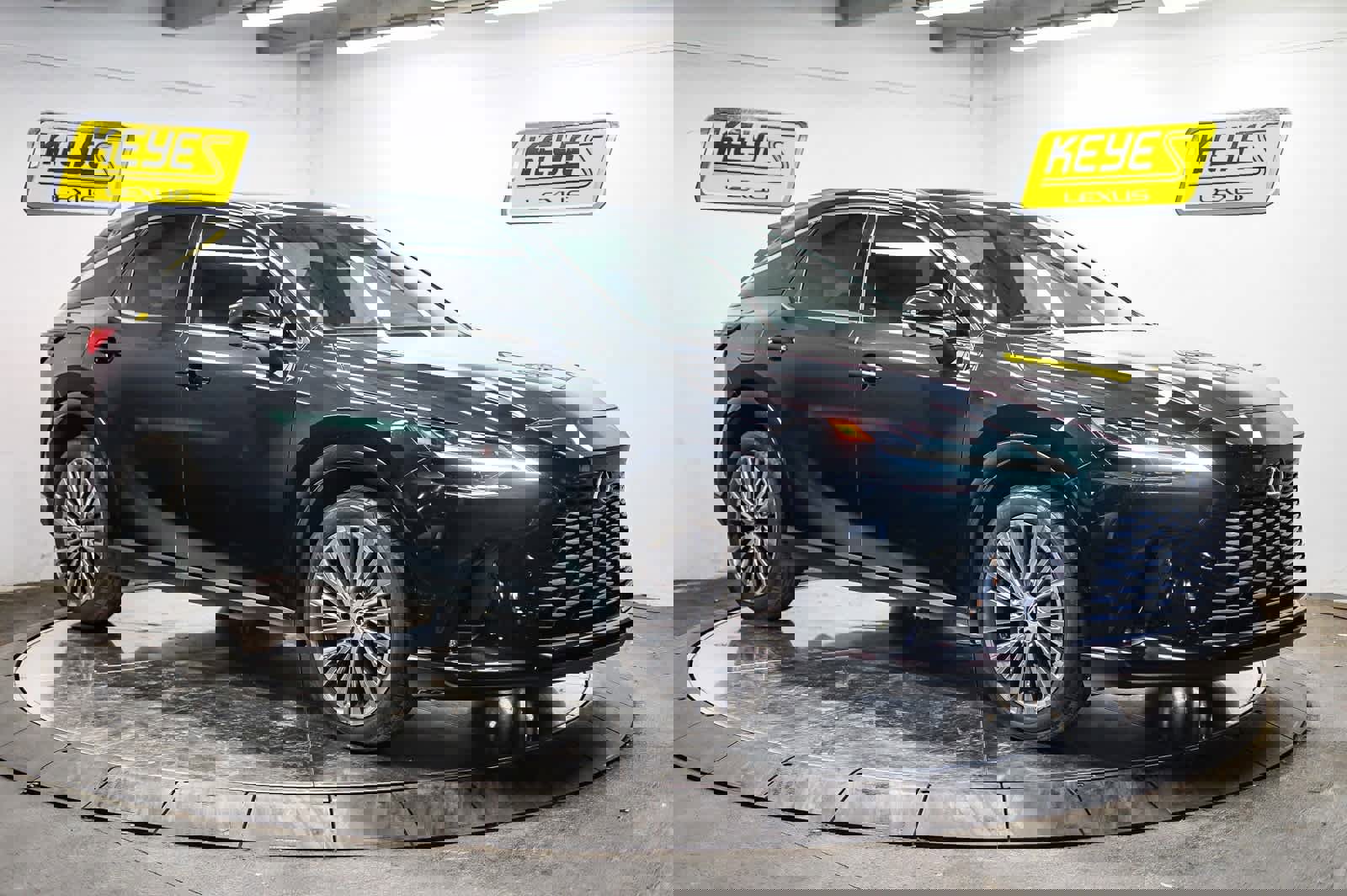 Used 2024 Lexus RX 450h Luxury w/ Convenience Package image 5