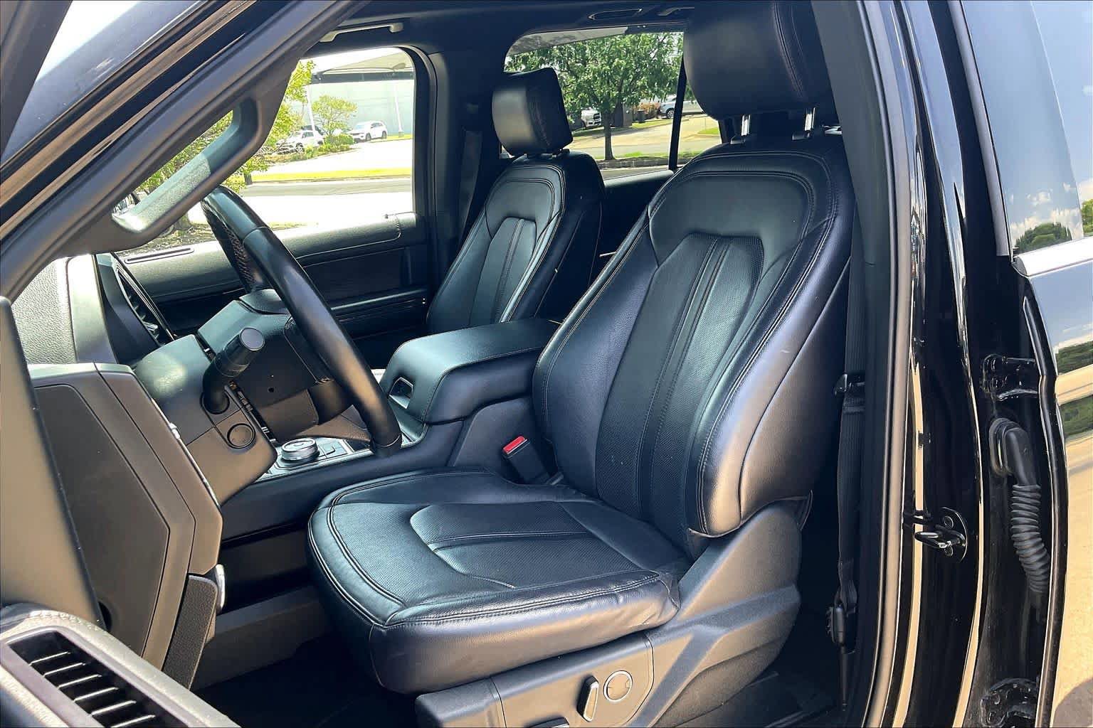 Used 2020 Ford Expedition Limited w/ Equipment Group 301A RWD image 8