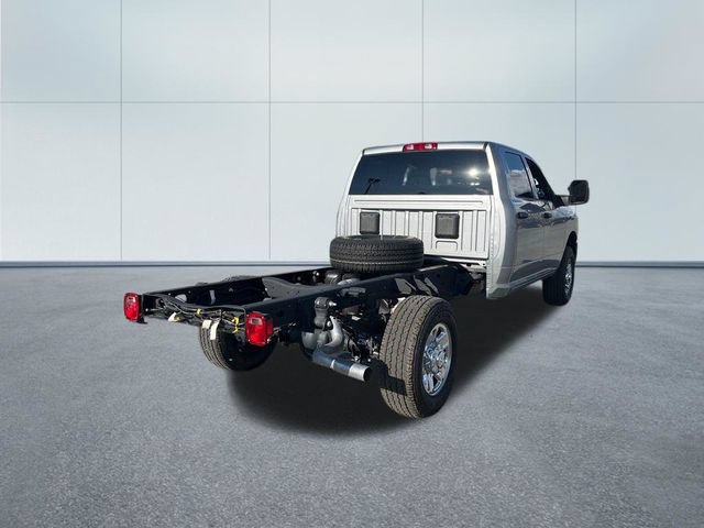 Used 2023 RAM 3500 Tradesman w/ Chrome Appearance Group AWD/4WD image 10