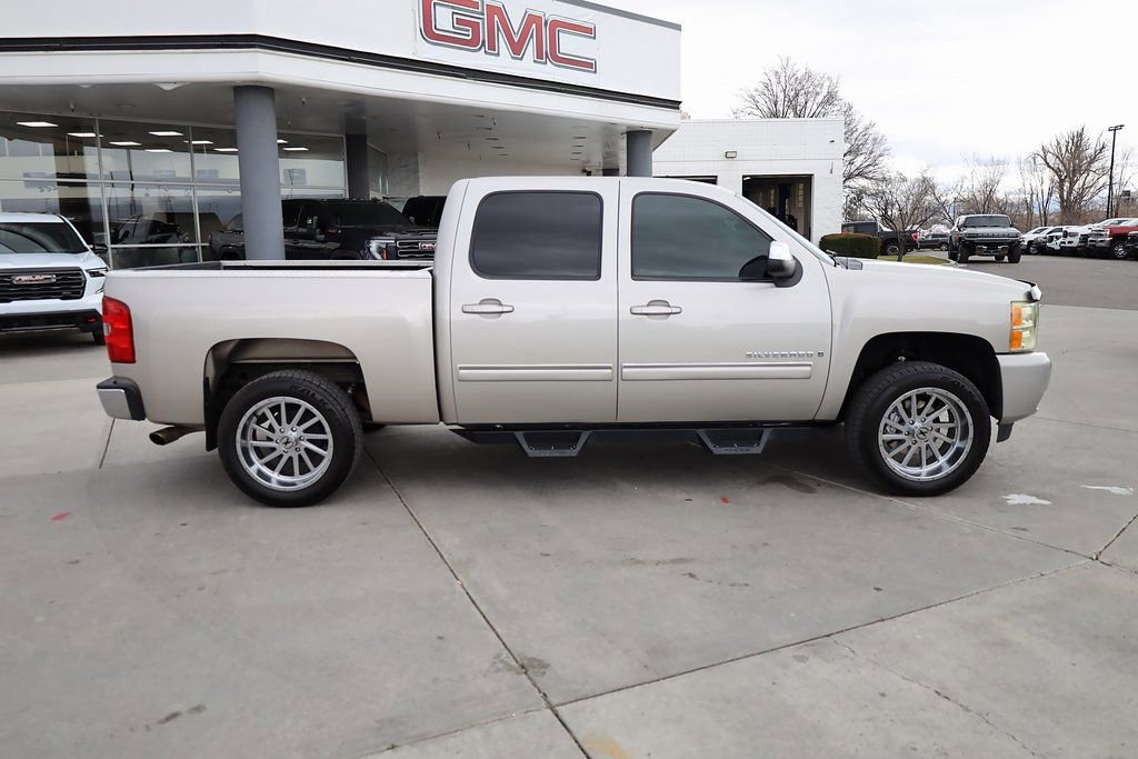 Used 2009 Chevrolet Silverado 1500 LTZ w/ Safety Package image 7
