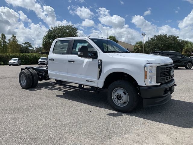 New 2026 Ford F350 XL image 2