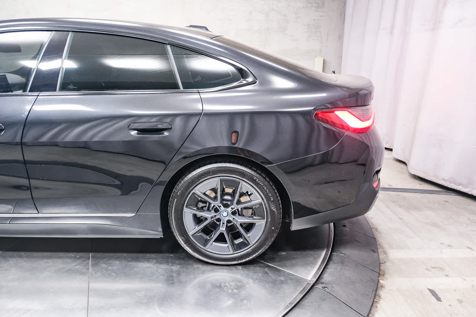 Used 2023 BMW i4 eDrive40 w/ Premium Package RWD image 8