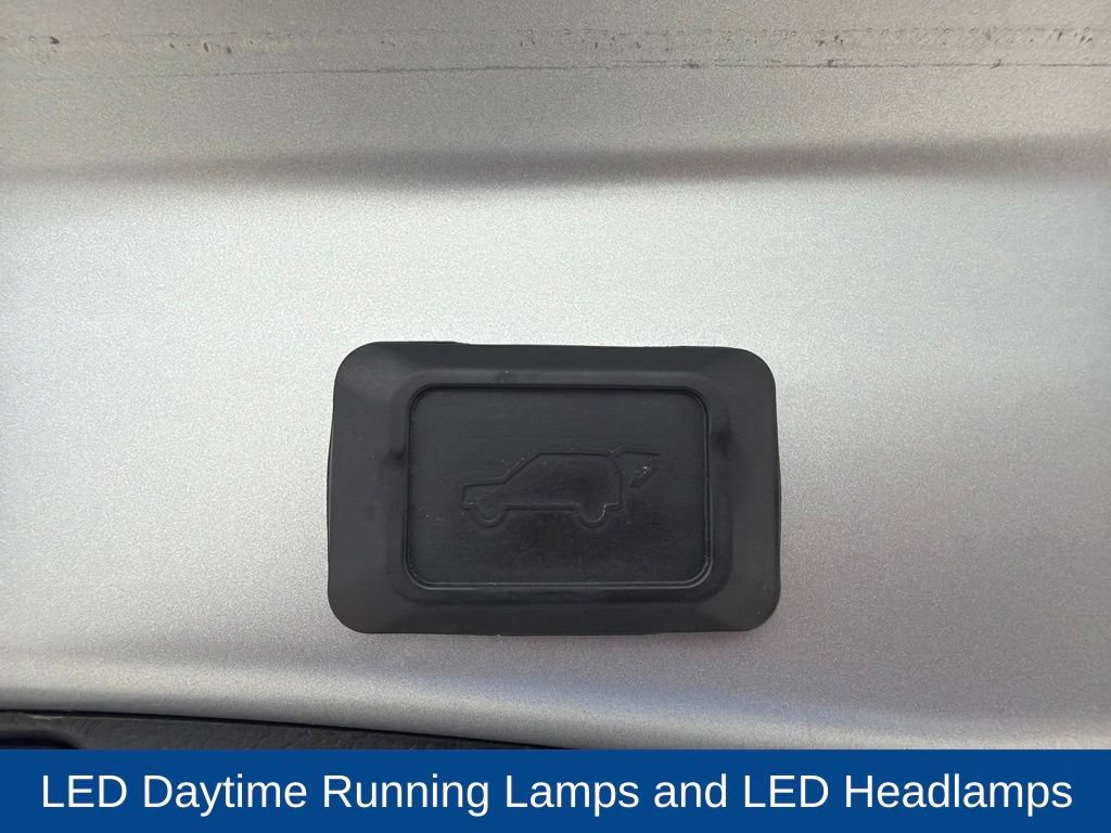 Used 2021 Toyota RAV4 XLE w/ Convenience Package FWD image 11