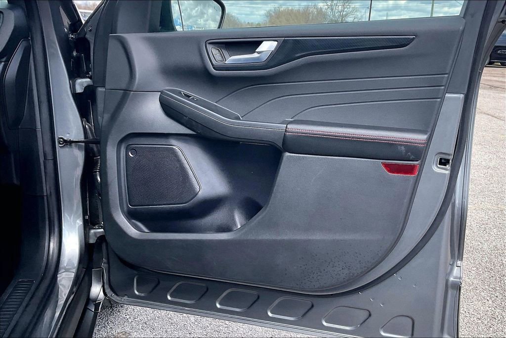 Certified 2024 Ford Escape ST-Line w/ Cold Weather Package image 28