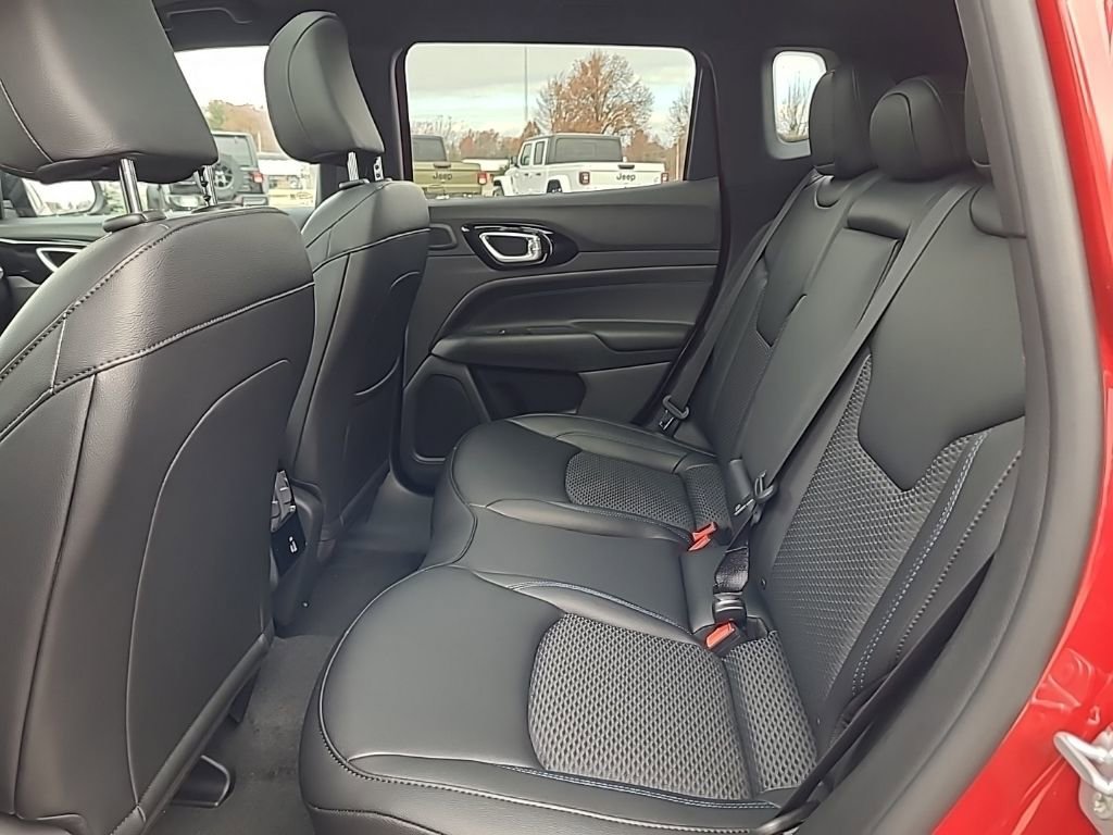 New 2026 Jeep Compass Latitude w/ Sun and Sound Group image 22