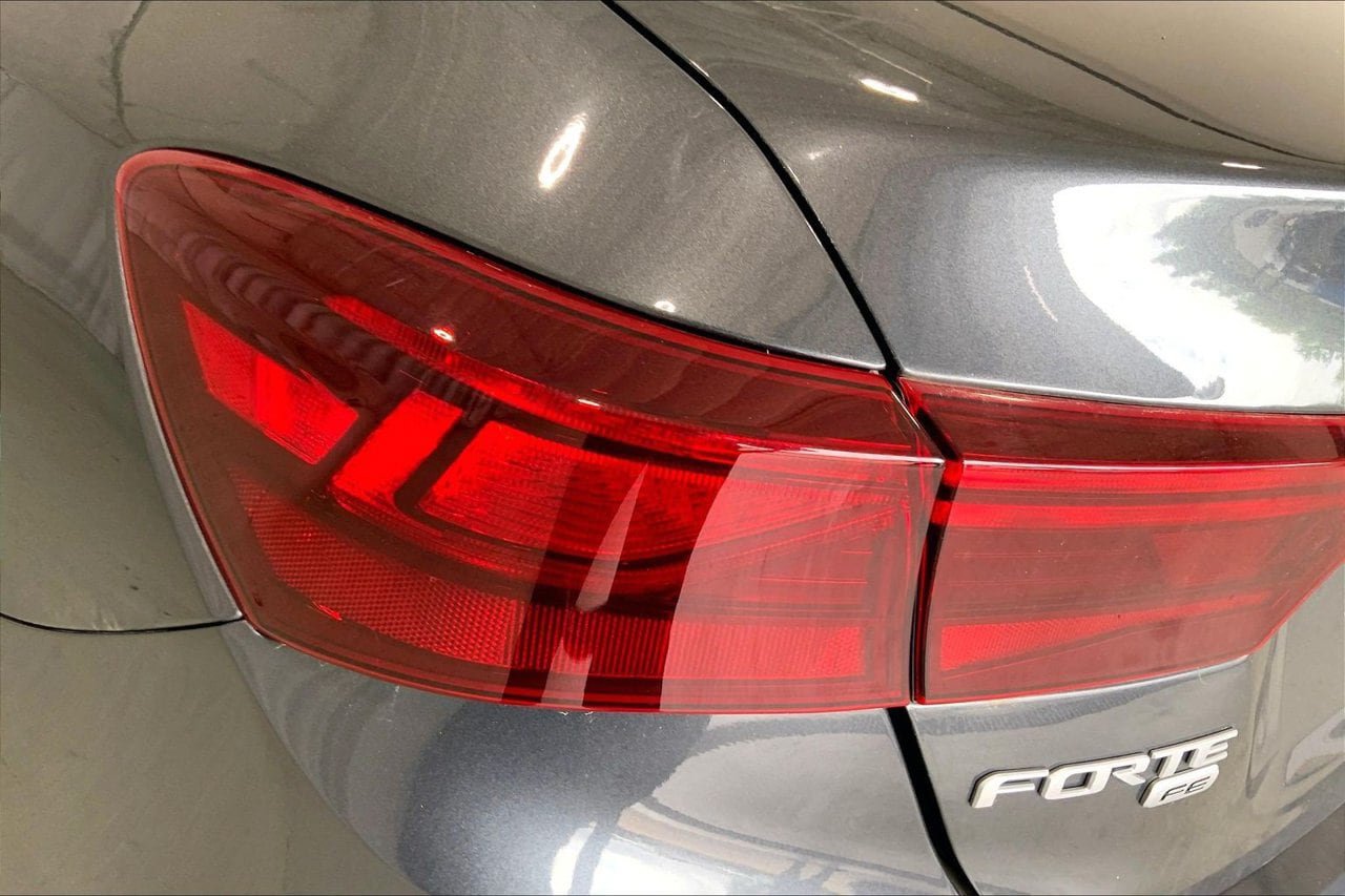 Used 2022 Kia Forte Sedan FWD image 12