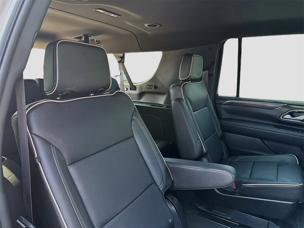 Used 2024 GMC Yukon XL SLT w/ SLT Luxury Package image 26