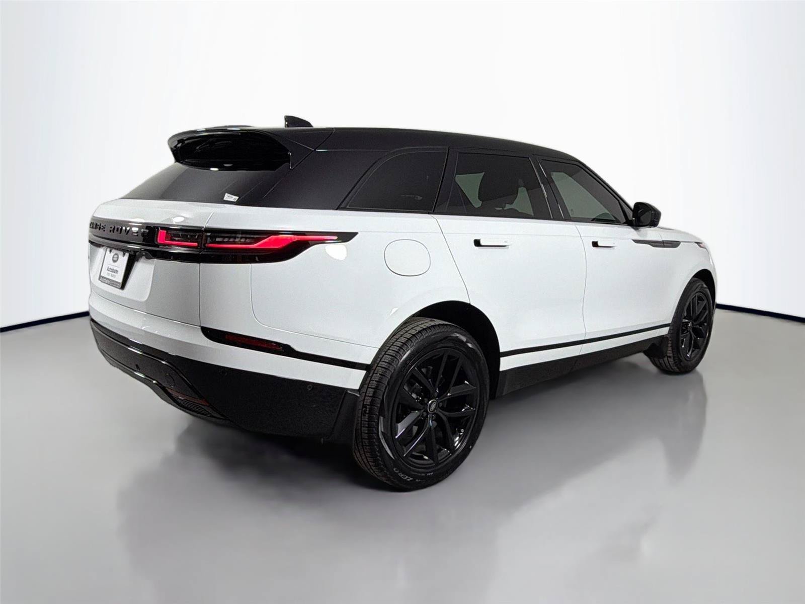 New 2026 Land Rover Range Rover Velar Dynamic SE AWD/4WD image 5
