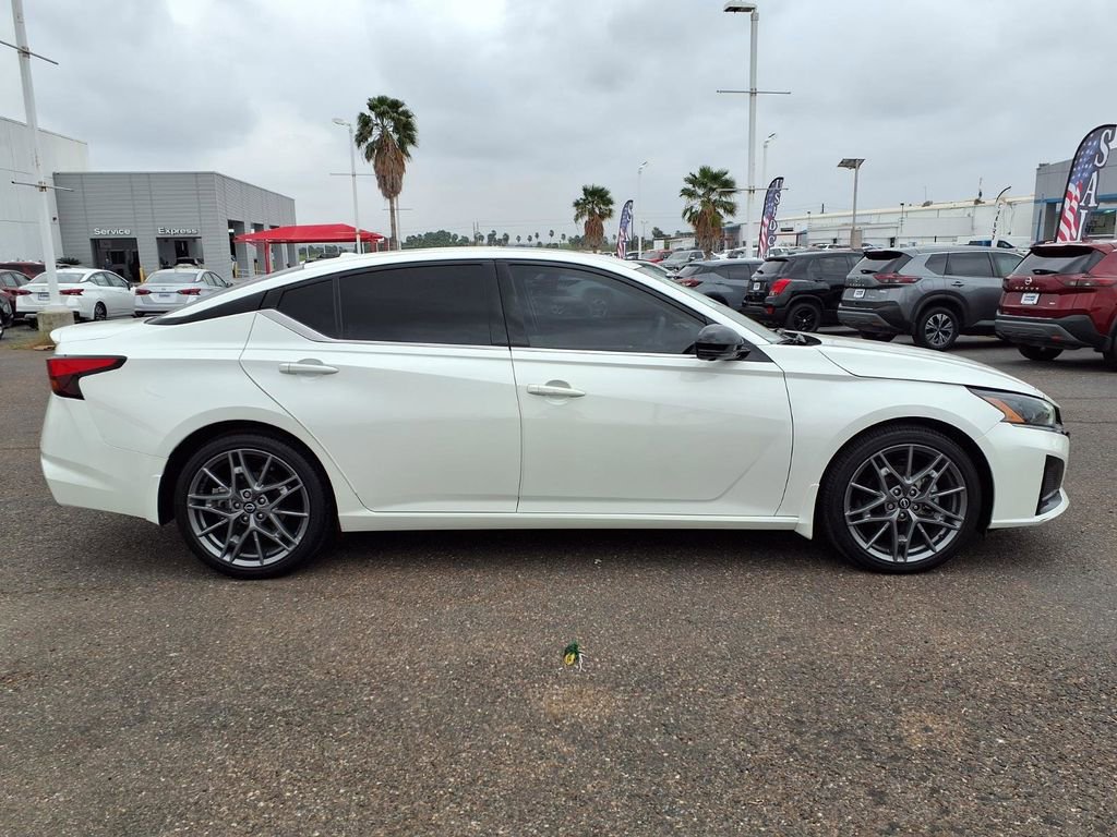 Used 2024 Nissan Altima 2.0 SR image 8