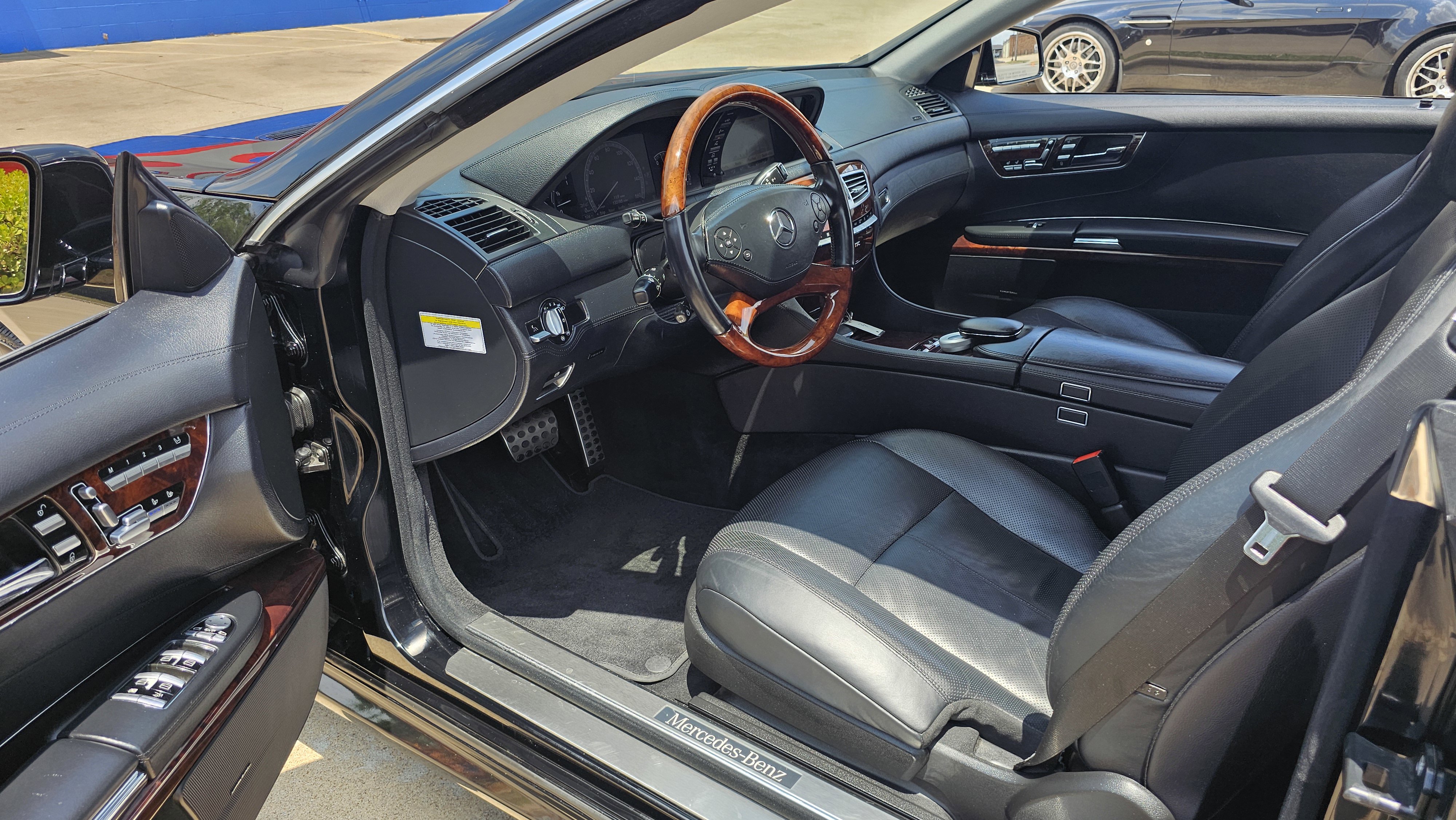 Used 2012 Mercedes-Benz CL 550 4MATIC w/ Sport Pkg image 24