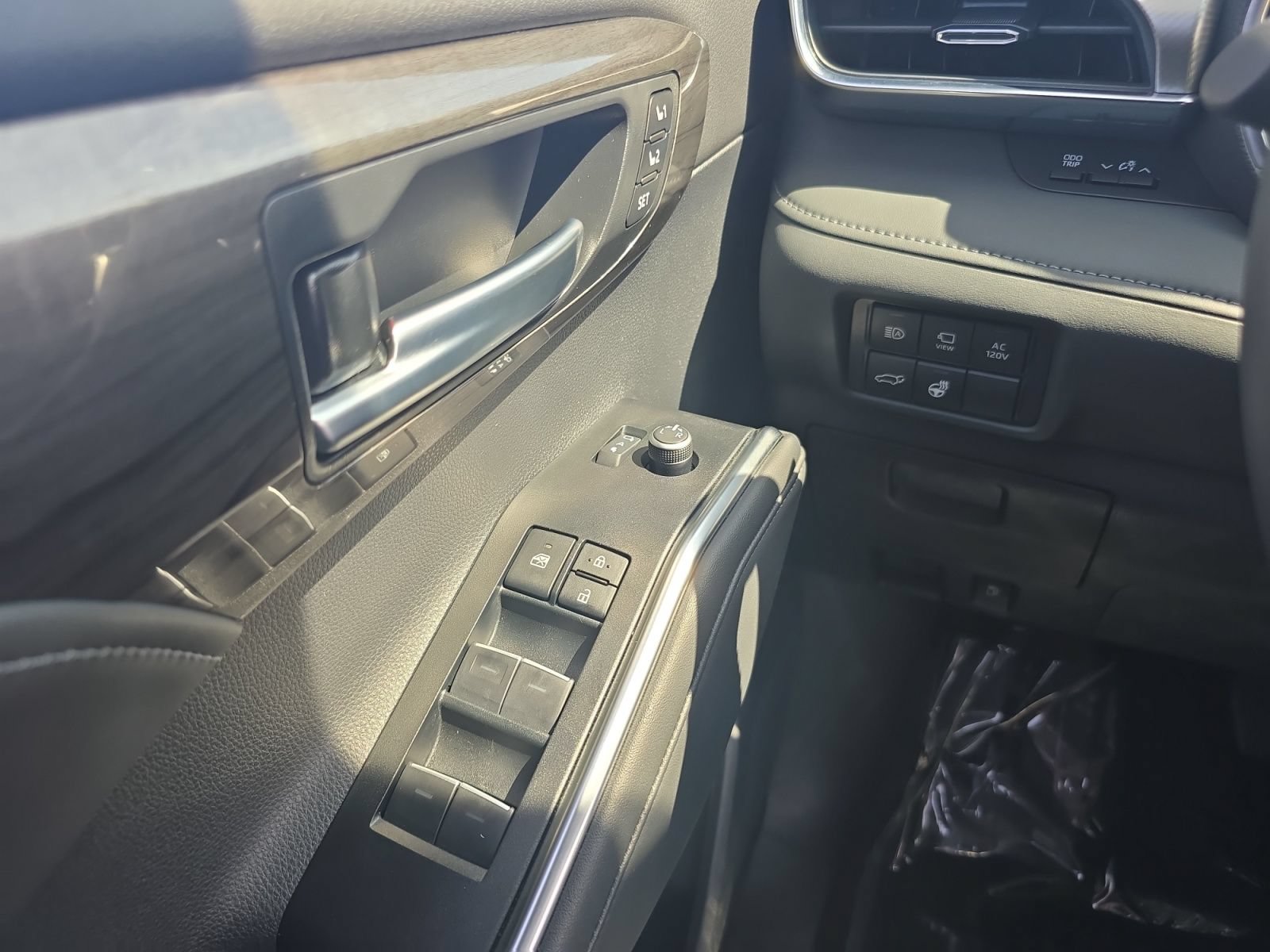 Certified 2026 Toyota Highlander Platinum AWD/4WD image 17