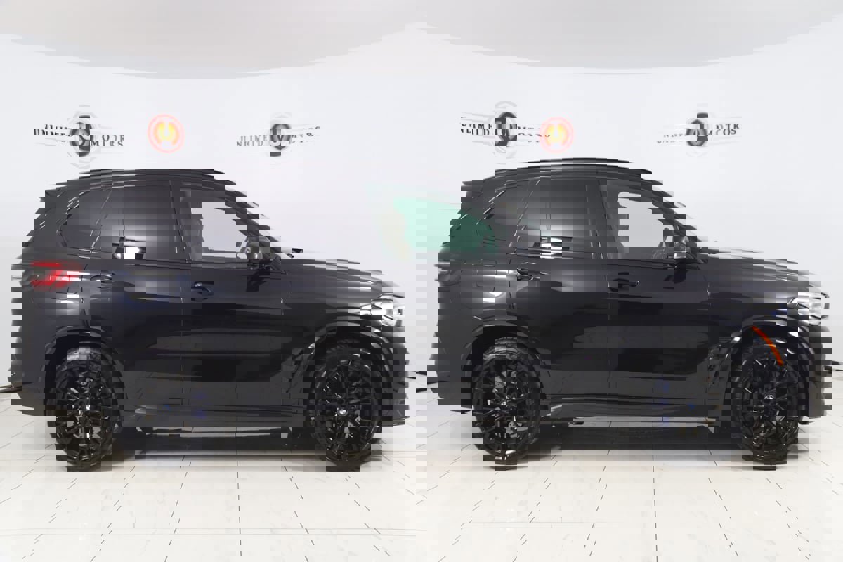 Used 2021 BMW X5 M w/ Executive Package image 2