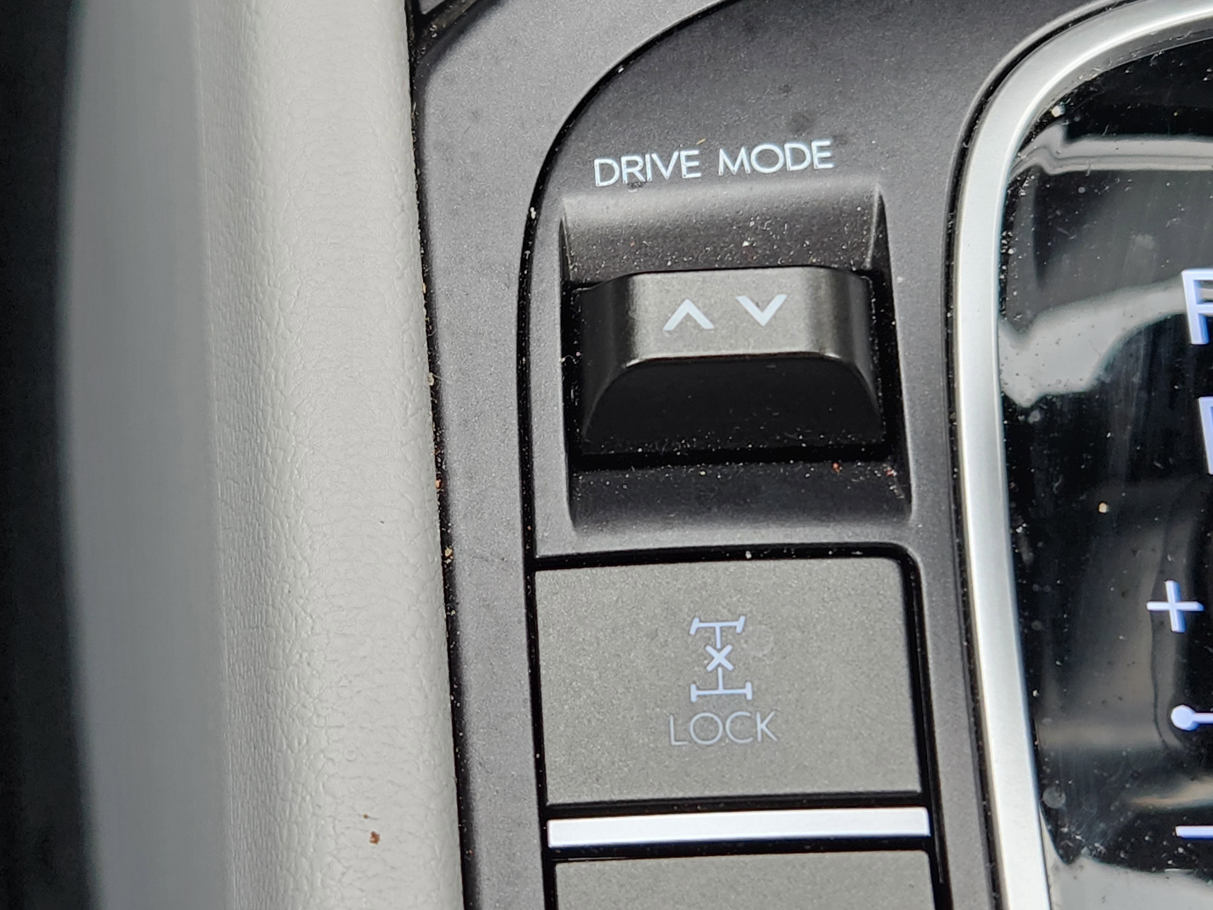 Certified 2025 Hyundai Kona SEL image 30