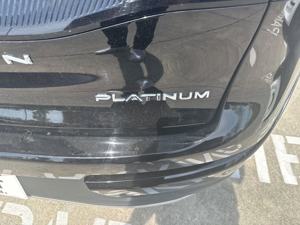 Used 2023 Toyota Crown Platinum image 4