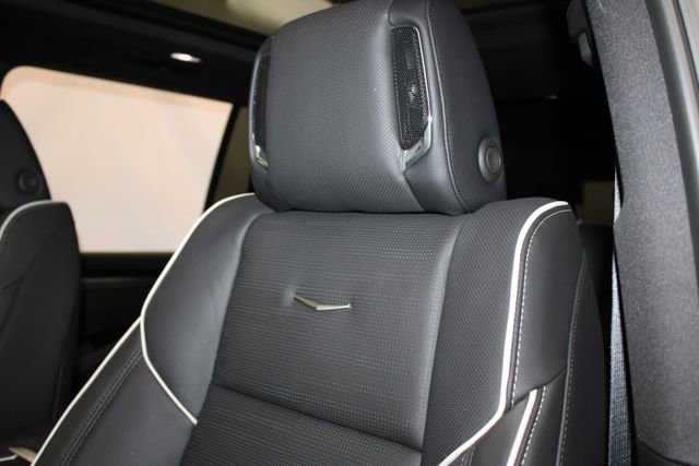 New 2026 Cadillac Escalade ESV Luxury w/ Touring Package image 7