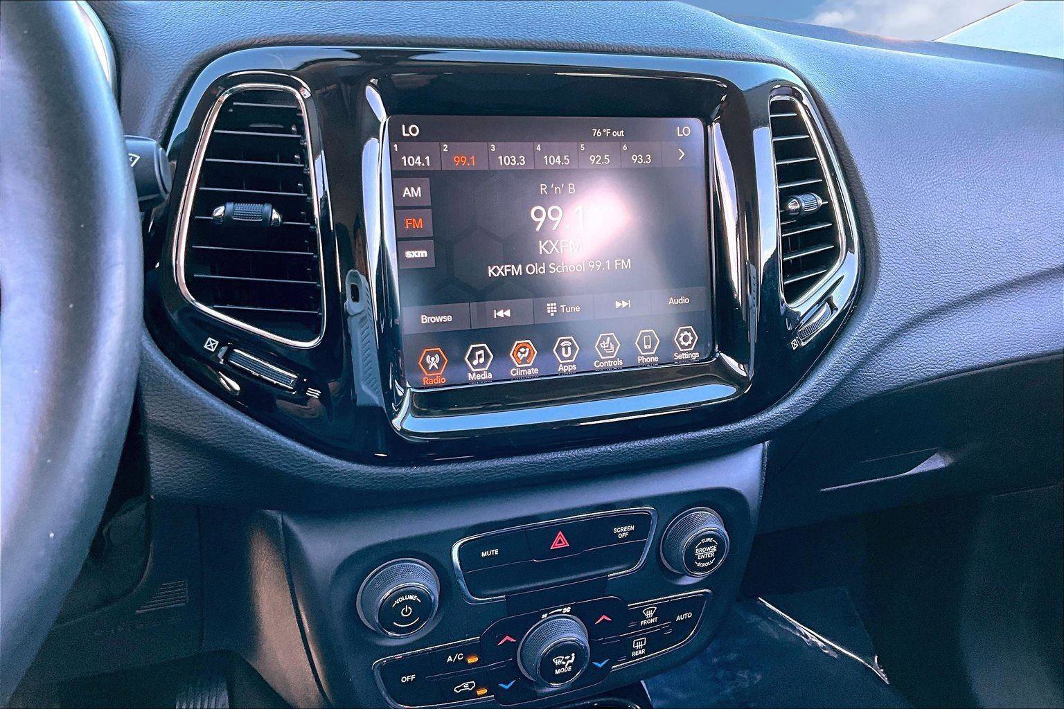 Used 2019 Jeep Compass Limited image 6