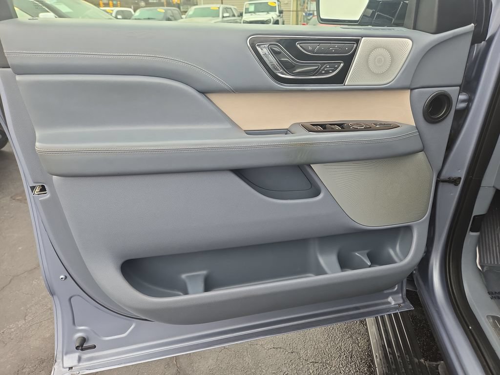 Used 2019 Lincoln Navigator Black Label AWD/4WD image 11