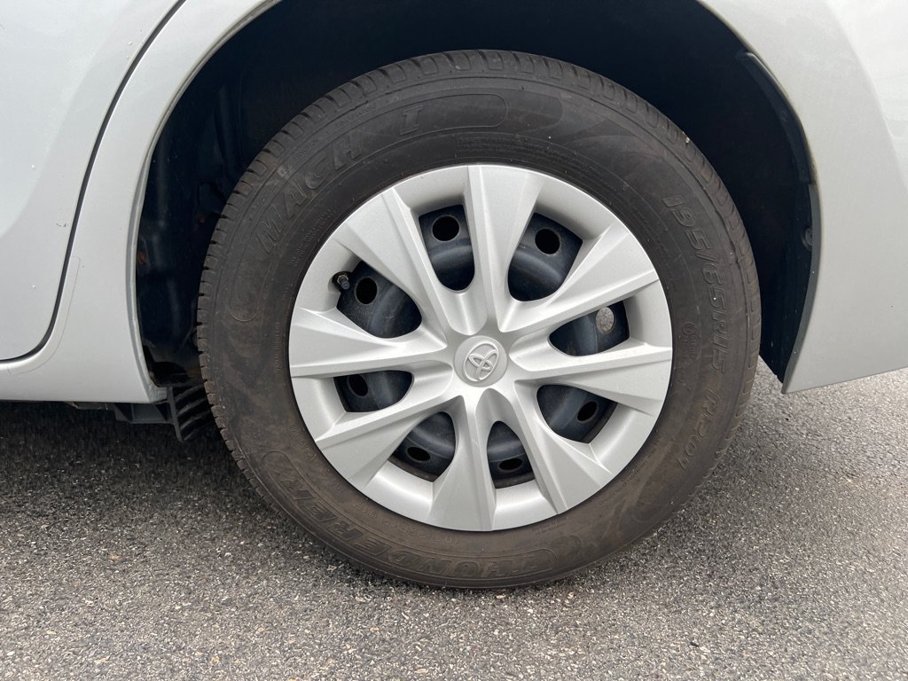 Used 2014 Toyota Corolla L FWD image 26