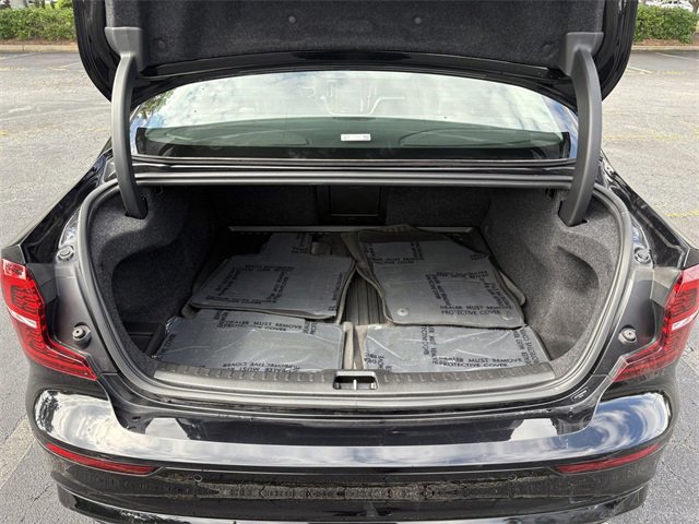 Used 2024 Volvo S60 B5 Core image 9