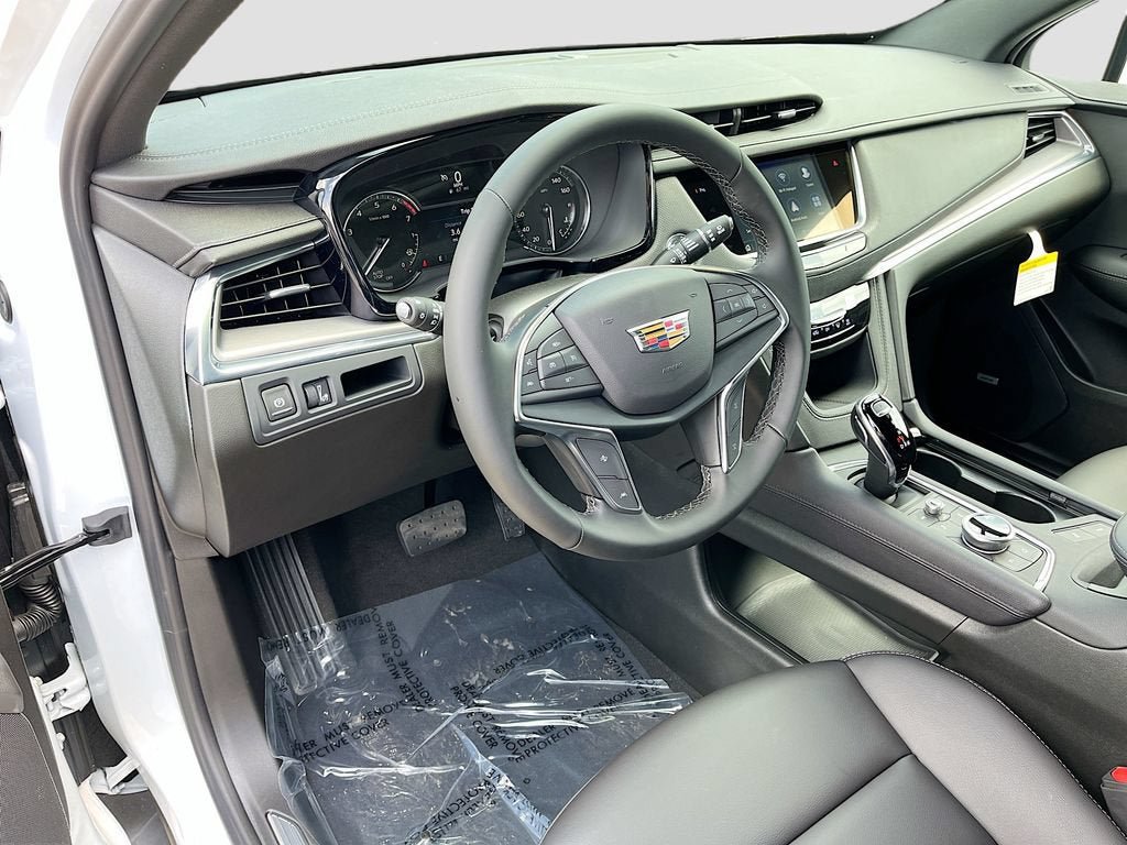 New 2026 Cadillac XT5 Luxury w/ LPO, Floor Liner Package AWD/4WD image 16