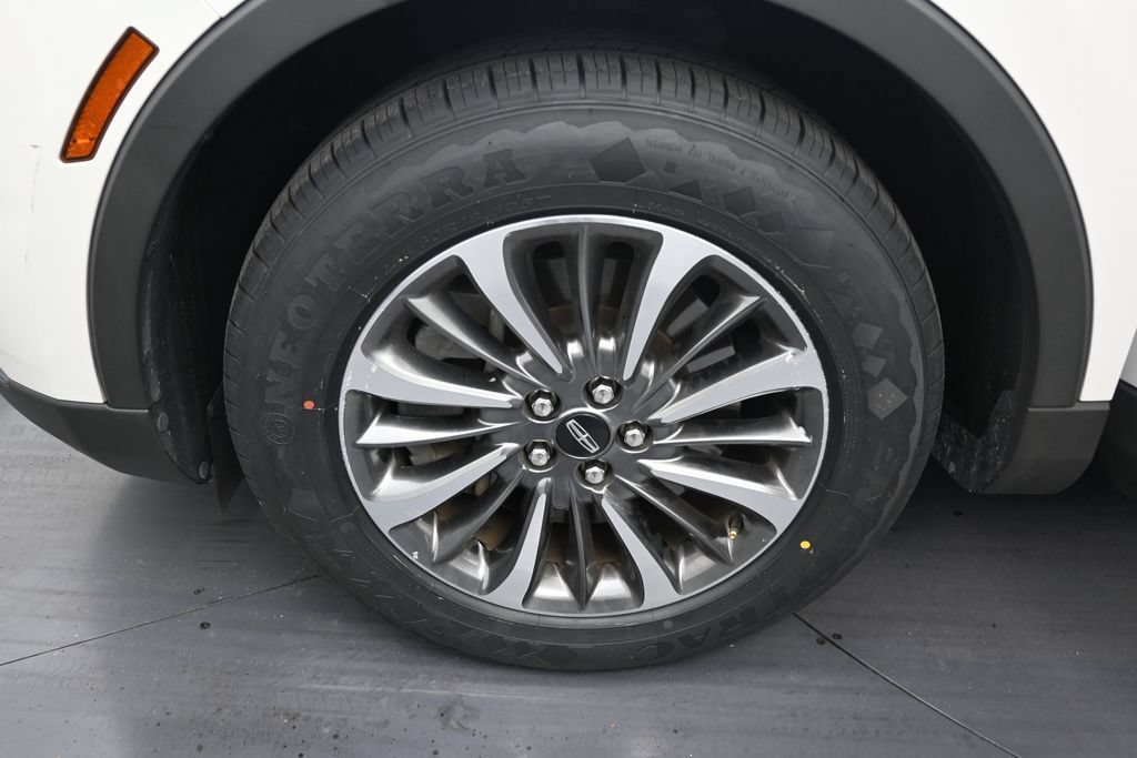 Used 2023 Lincoln Nautilus Reserve FWD image 9