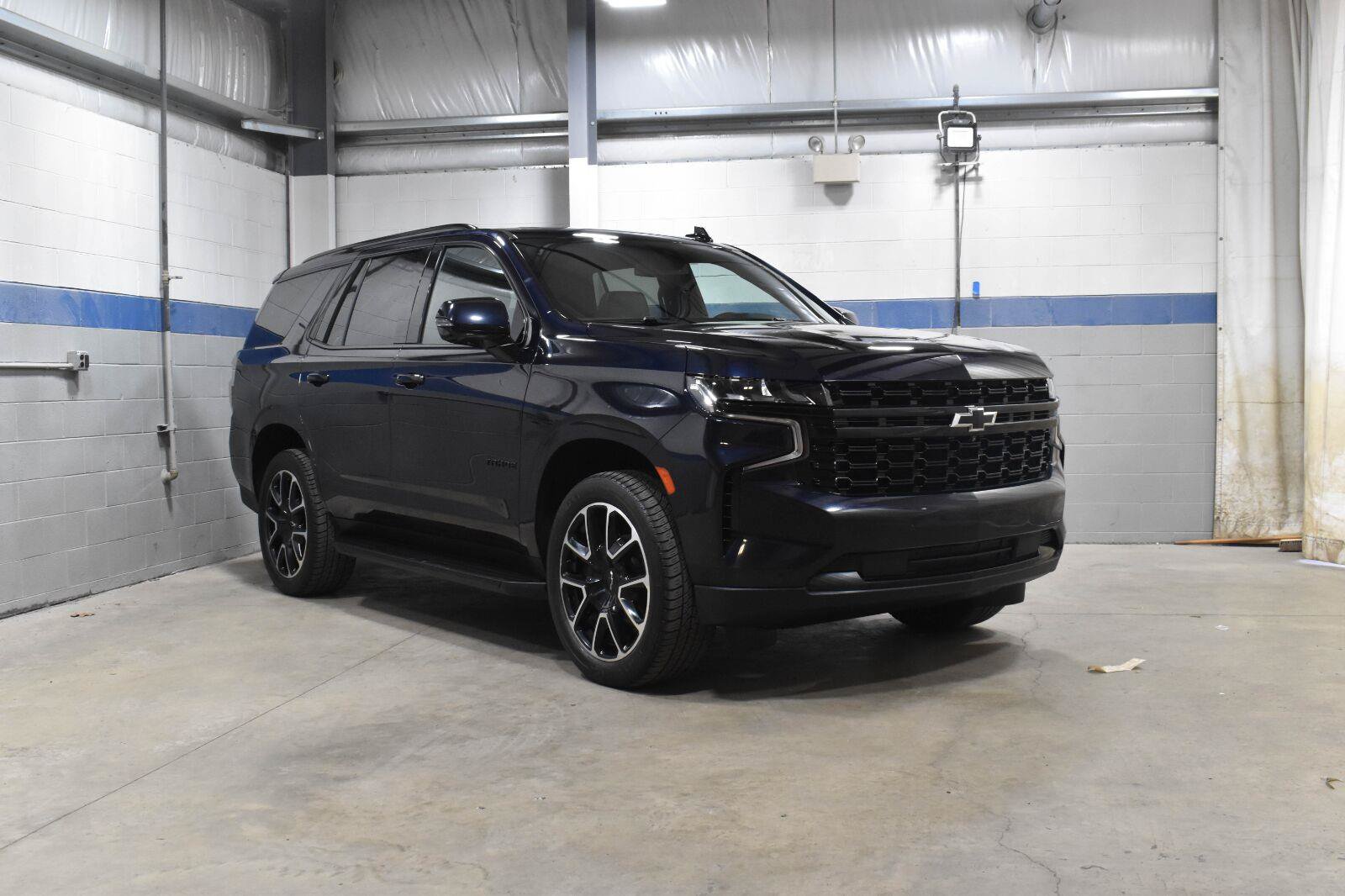 Used 2022 Chevrolet Tahoe RST w/ Luxury Package AWD/4WD image 28