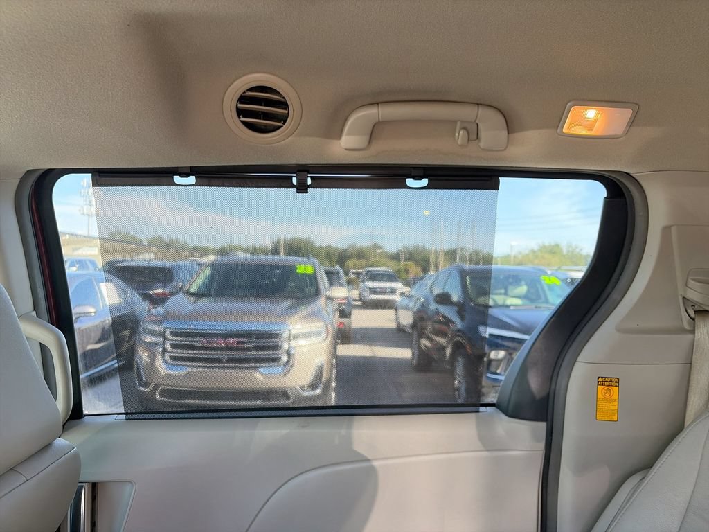 Used 2014 Toyota Sienna XLE FWD image 27