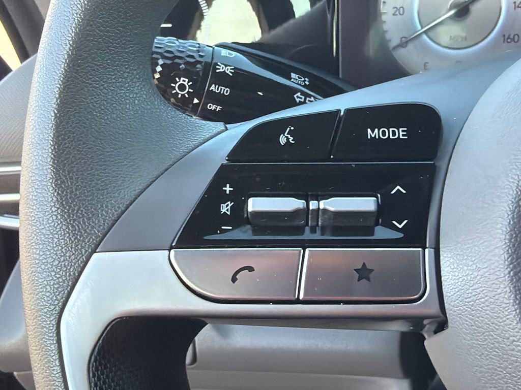 Used 2024 Hyundai Elantra SEL image 24