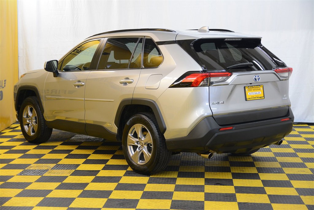 Used 2022 Toyota RAV4 LE image 8