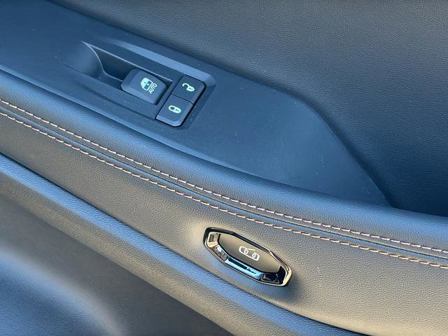 New 2026 Jeep Cherokee Overland w/ Trailer Tow Group image 39